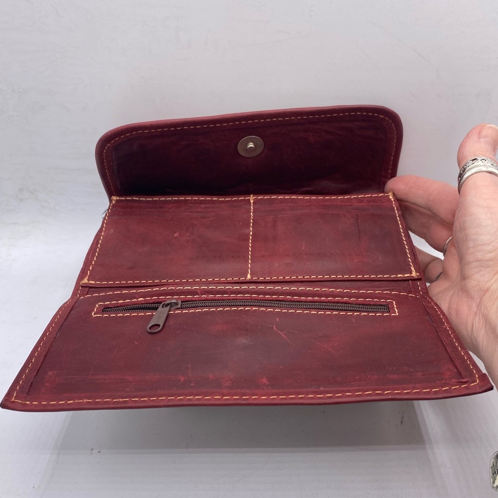 Vintage Burgundy Leather Tri Fold Wallet /Clutch With Embroidered Design On Flap - Picture 4 of 10